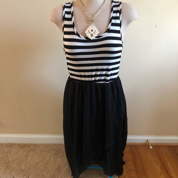 💝$5 BUNDLED Xhiliration Black Striped High Low Dress Size M - Picture 2 of 3